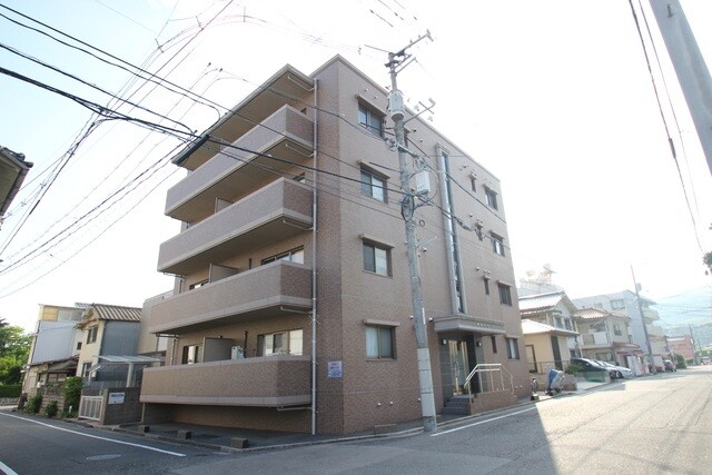 【広島市西区三滝町のマンションの建物外観】