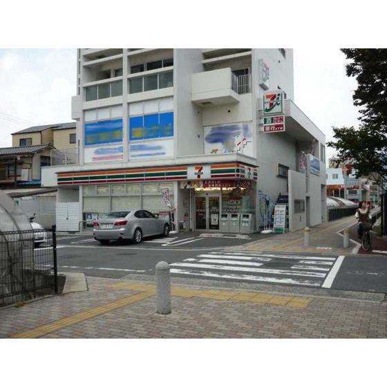 コンビニ　セブンイレブン広島中筋駅前店（コンビニ）まで283m