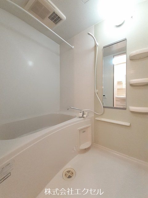 バス・シャワールーム　追い焚き機能付きです。