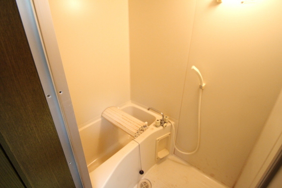 バス・シャワールーム　※他号室の写真です