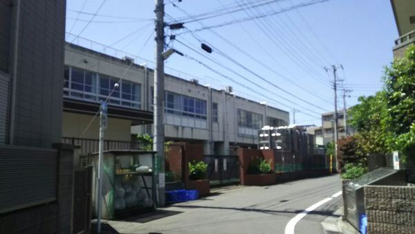 小学校　川崎市立大戸小学校（小学校）まで821m