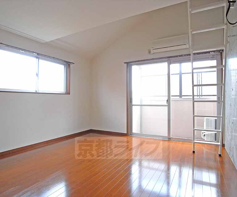 居室・リビング　日当たり良いです。