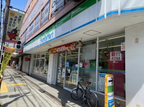 コンビニ　ファミリーマート 太子堂三丁目店（コンビニ）まで381m