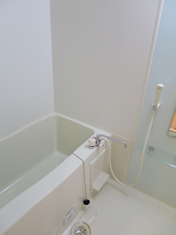 バス・シャワールーム　「バス・トイレ別です」