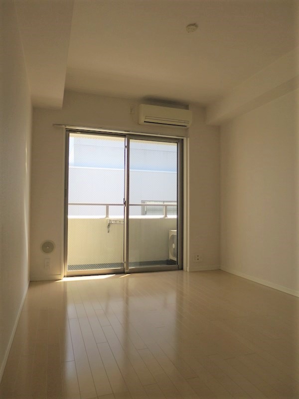 居室・リビング　「南東向きのお部屋です」