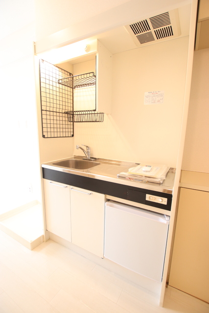 キッチン　別部屋参考写真です