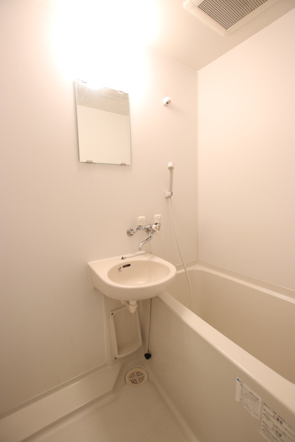 バス・シャワールーム　別部屋参考写真です