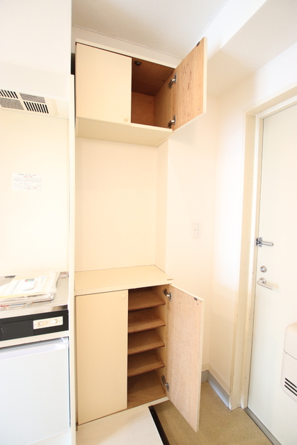 玄関　別部屋参考写真です