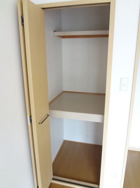 収納　奥行きのある収納です。