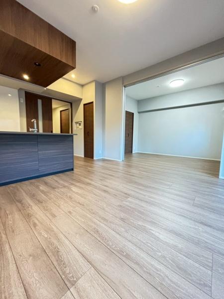 居室・リビング　写真は反転タイプ6階のお部屋写真です