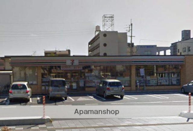 コンビニ　セブンイレブン（コンビニ）まで398m