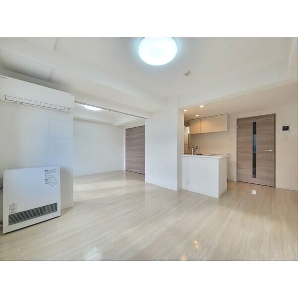 居室・リビング　リビング　 ※概略資料につき現況を優先します。