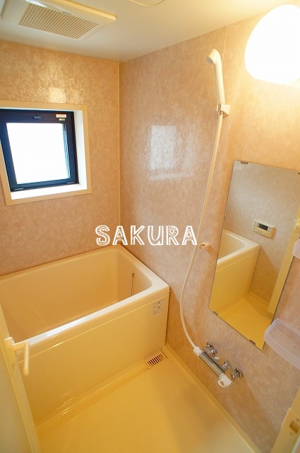 バス・シャワールーム　ご家族や長時間入浴に便利な追い炊き機能付きです♪