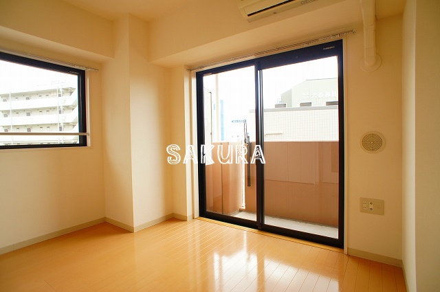 居室・リビング　こちらのリビングで趣味の時間をお楽しみください♪