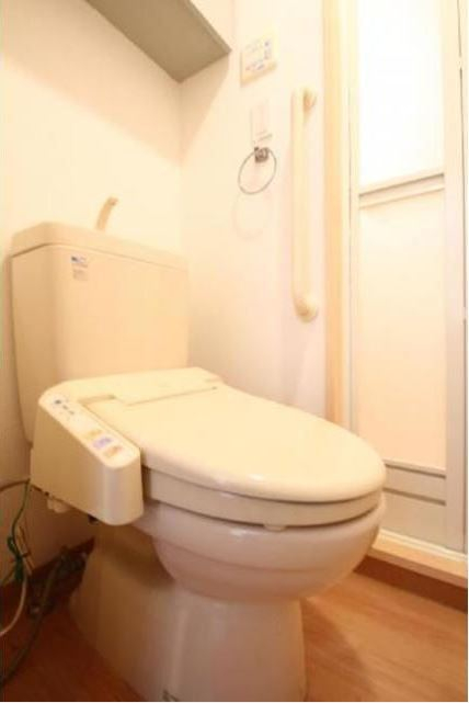 トイレ　トイレ兼脱衣所