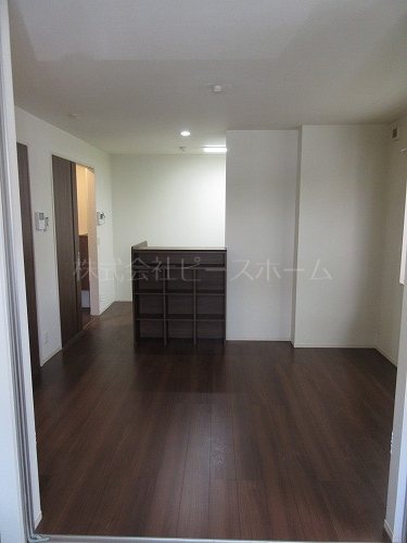 居室・リビング　※別号室参考写真