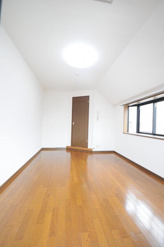 居室・リビング　明るいお部屋でゆったりとした生活を