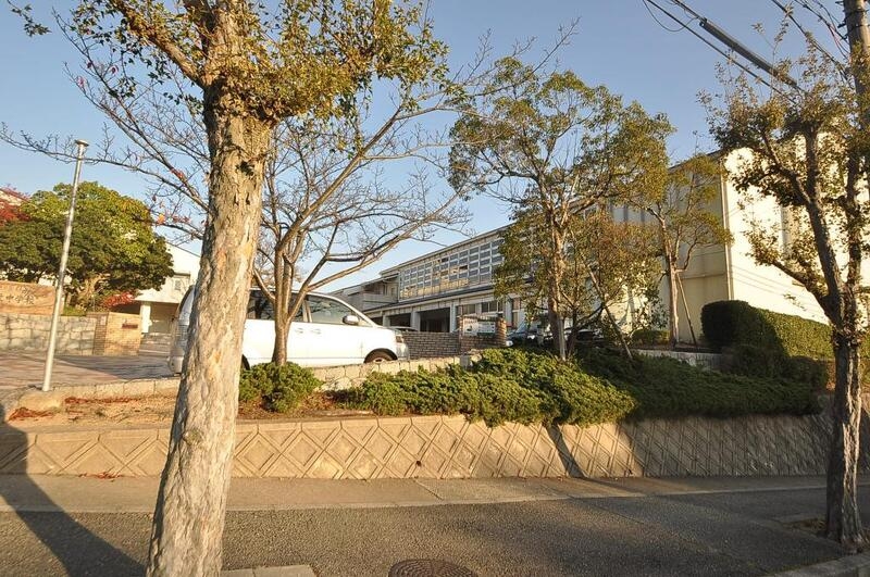 中学校　須磨北中学校（中学校）まで752m