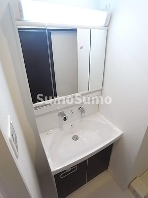 洗面設備　朝の身支度には欠かせない独立洗面化粧台