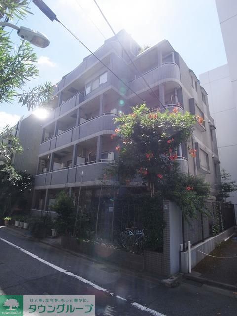 エントランス　★外観はタイル張り★採光面は東向きです★