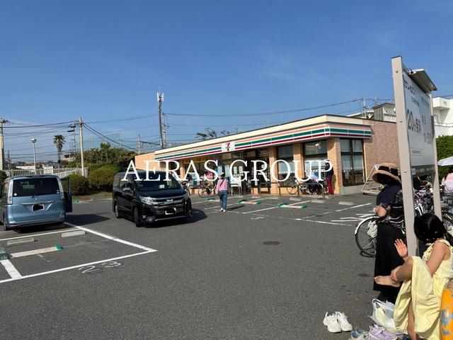 コンビニ　セブンイレブン鎌倉七里ガ浜店（コンビニ）まで125m