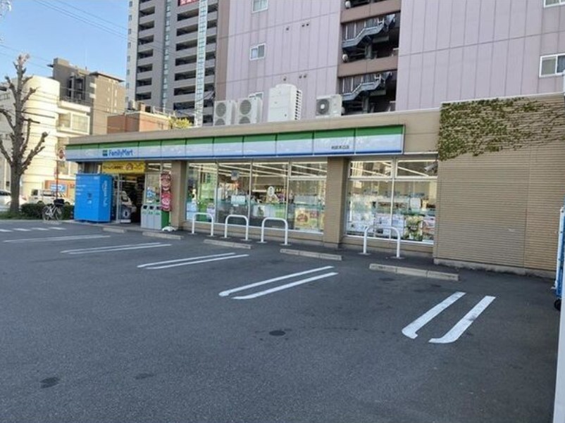 コンビニ　ファミリーマート 則武本通店（コンビニ）まで633m