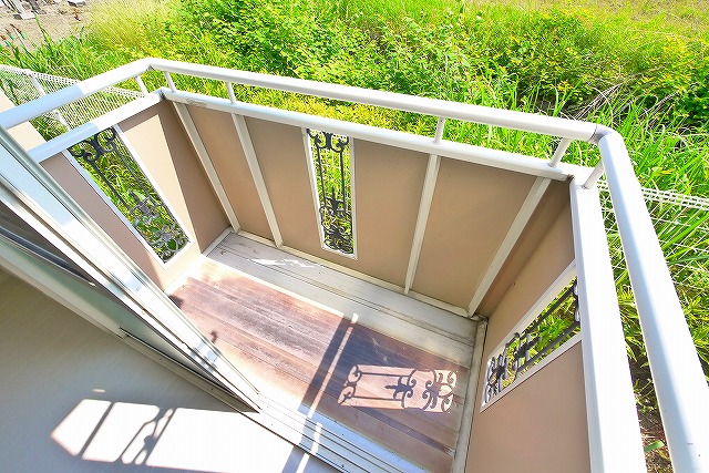 バルコニー　陽当たり良好なバルコニーです