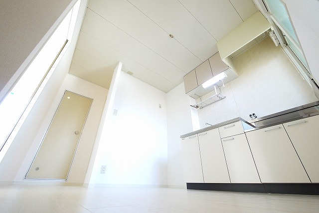 居室・リビング　明るいキッチンスペース