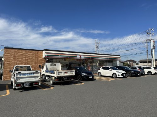 コンビニ　セブンイレブン　四日市天カ須賀店（コンビニ）まで735m