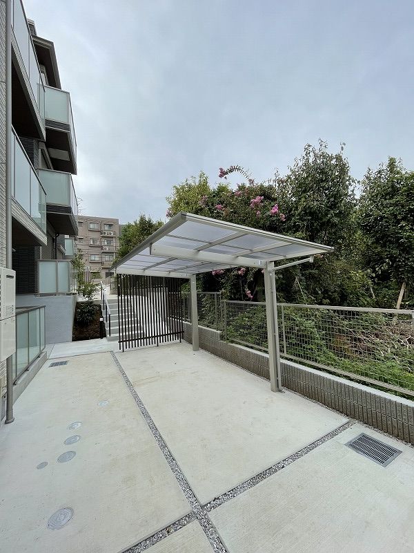 その他共有部分　屋根付きの駐輪場で雨が降っても大切な自転車が濡れなくてすみま