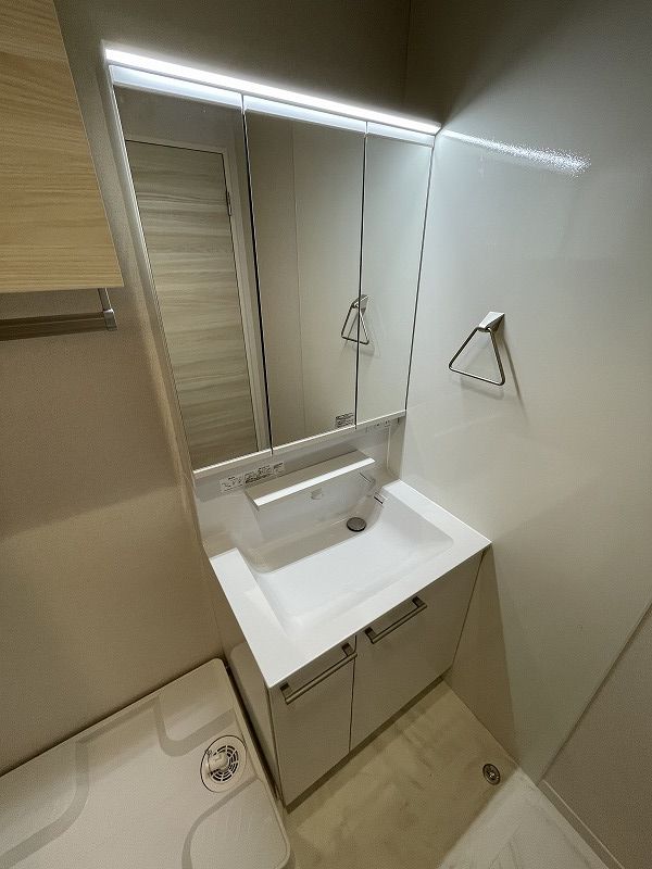 洗面設備　シャンプードレッサーで忙しい朝にも寝癖の付いた頭にも優しい☆