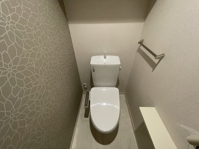 トイレ　人気のシャワートイレ・バストイレ別です♪トイレが独立している