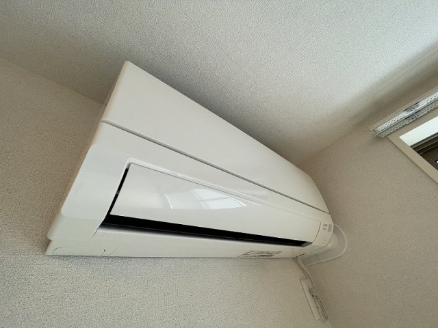 その他設備　リビングダイニングキッチンには暑い夏や寒い冬に大活躍のエアコ
