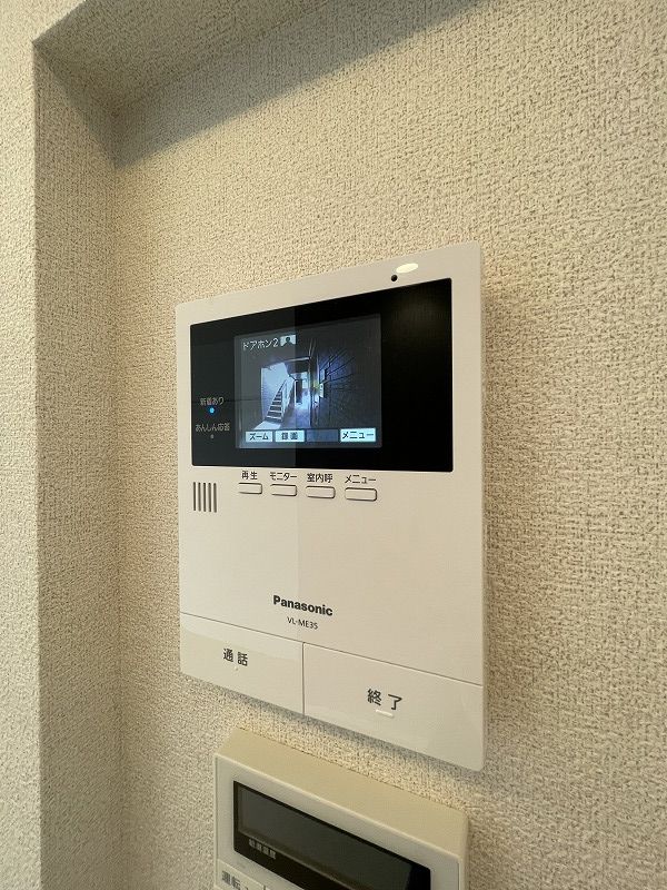 セキュリティ　防犯対策に有効なカメラ付きインターホン！突然の来客やお子様の