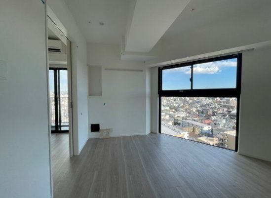 居室・リビング　☆明るい居間☆