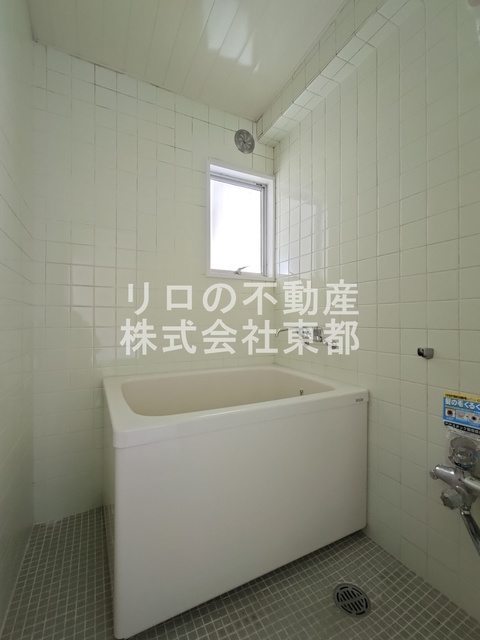 バス・シャワールーム　足が伸ばせる広々バスタブでリラックス♪