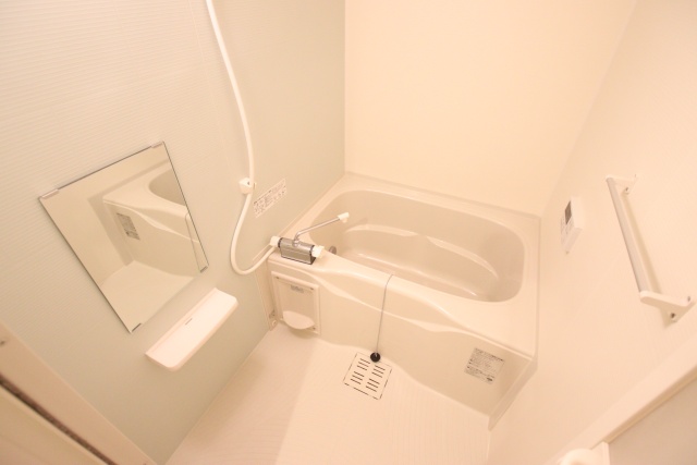 バス・シャワールーム　※別室の参考写真の為、現況優先です。