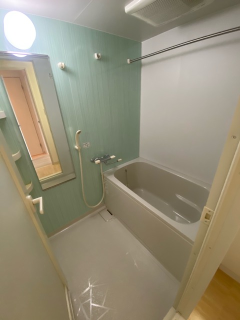 バス・シャワールーム　バストイレ別です！