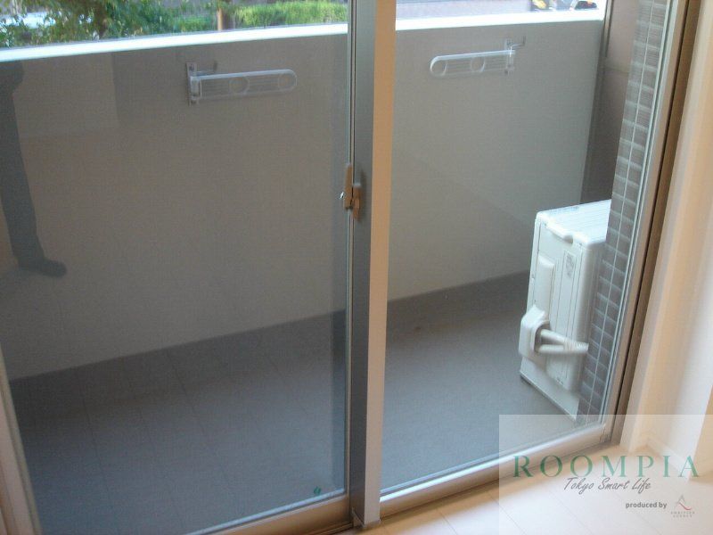 バルコニー　※同タイプの別のお部屋です。