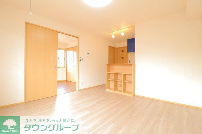 居室・リビング　※別部屋写真反転
