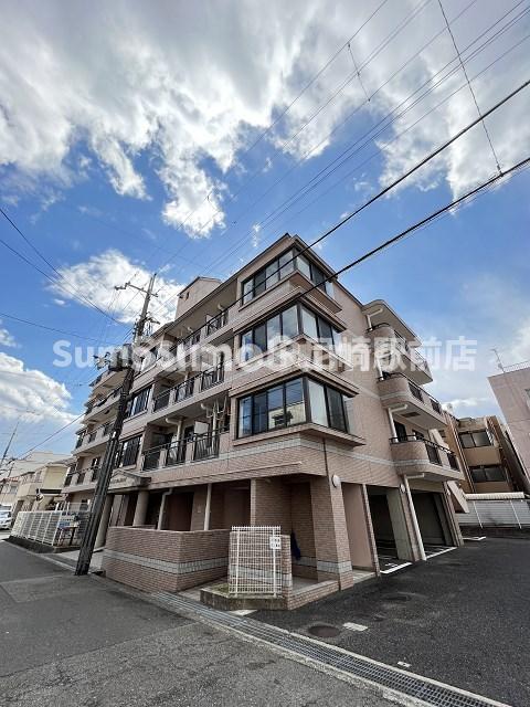 建物外観　外観は落ち着いています