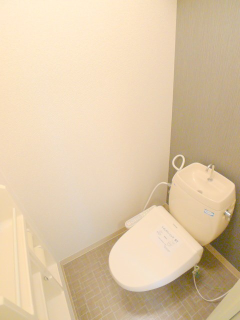 トイレ　温水洗浄便座付トイレ