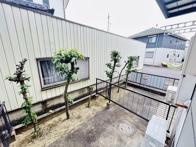 庭　簡単な家庭菜園も楽しめるお庭です