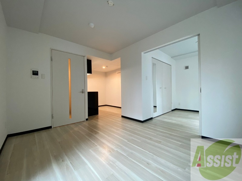 居室・リビング　広くてキレイなお部屋が広がっていて、充実した生活が送れそう。