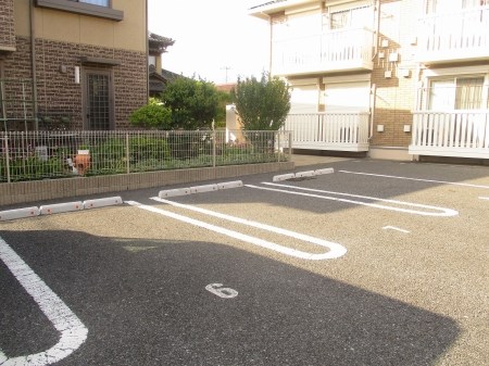 駐車場　駐車場