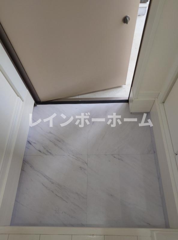 玄関　シンプルで使いやすい玄関です