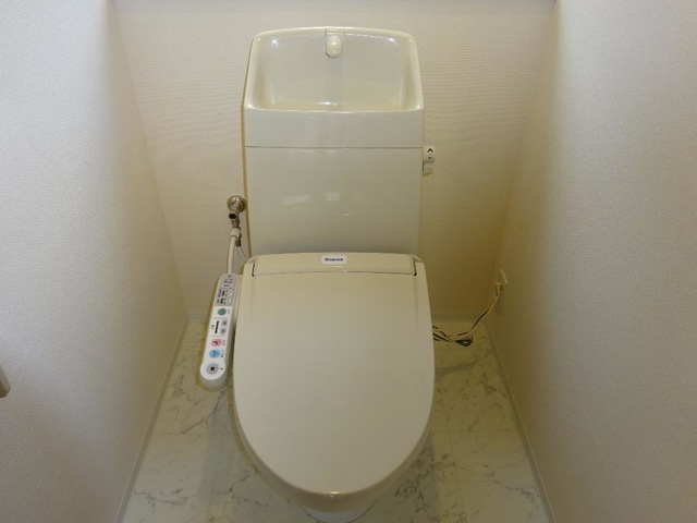 トイレ　清潔感のあるトイレです