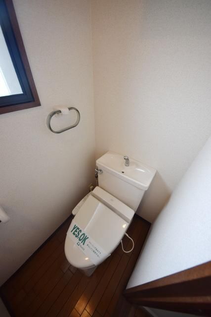 トイレ　※別部屋同タイプの写真。現況と異なる場合もあります。。