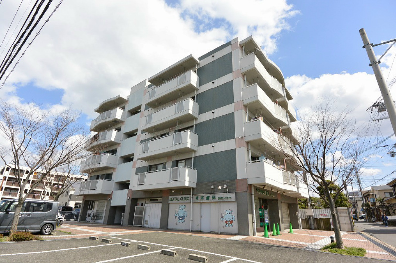 建物外観　エル・クルーセ