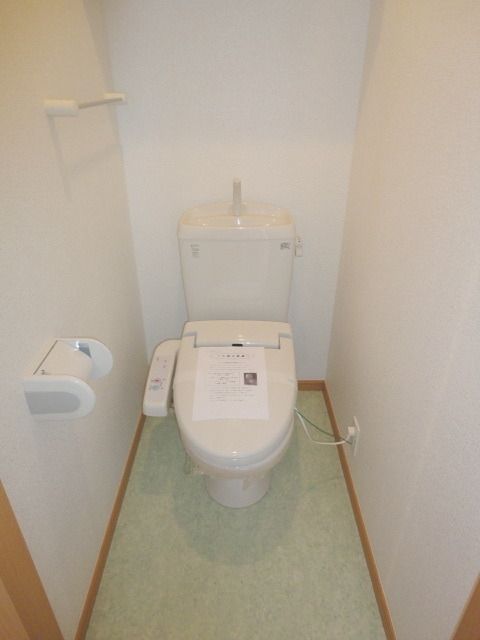 トイレ　☆温水洗浄便座付き☆